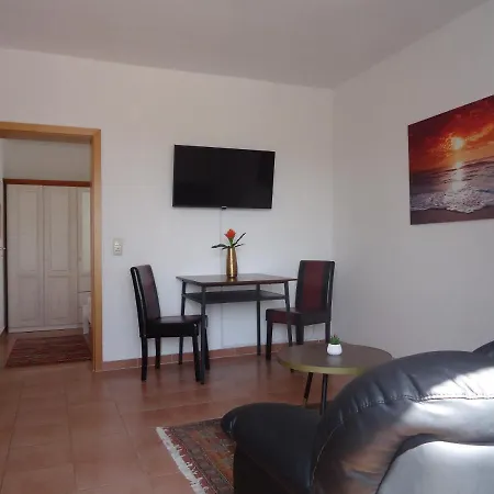 Uns Wiek-hus Apartment Middelhagen