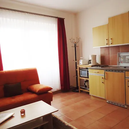 Uns Wiek-hus * מידלהאגן