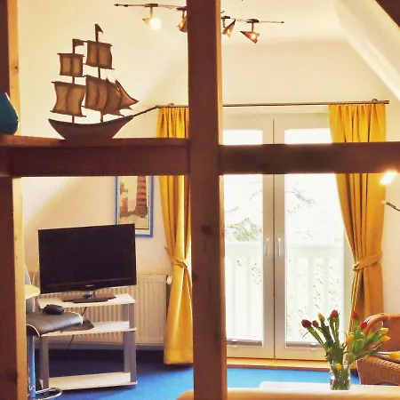 Apartment Uns Wiek-hus Middelhagen